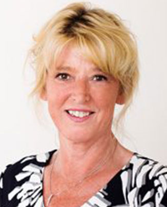 International staff managing director